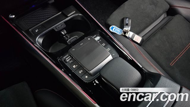 Mercedes-Benz GLA-Class GLA250 4MATIC