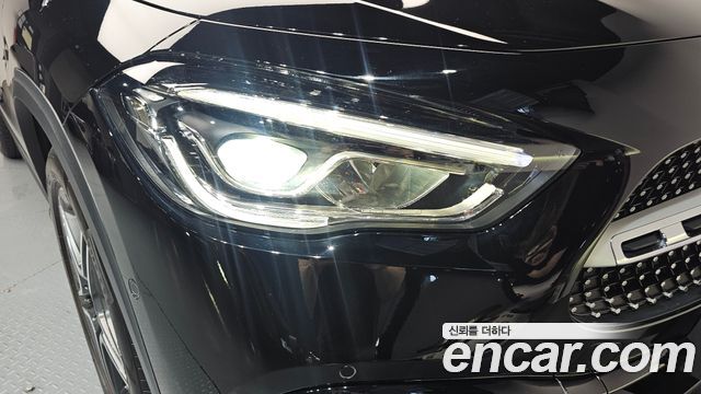 Mercedes-Benz GLA-Class GLA250 4MATIC