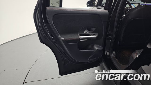 Mercedes-Benz GLA-Class GLA250 4MATIC