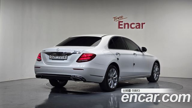 Mercedes-Benz E-Class E300 4MATIC Exclusive