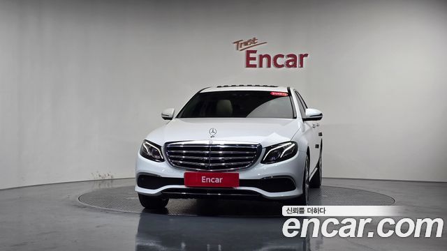 Mercedes-Benz E-Class E300 4MATIC Exclusive