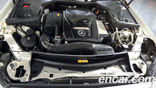 Mercedes-Benz E-Class E300 4MATIC Exclusive