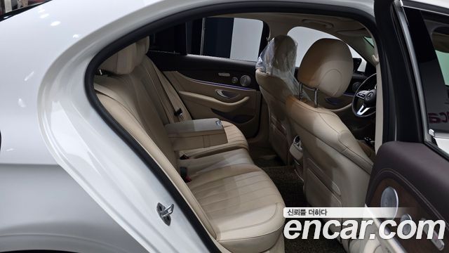 Mercedes-Benz E-Class E300 4MATIC Exclusive