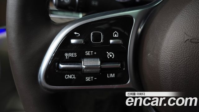 Mercedes-Benz E-Class E300 4MATIC Exclusive