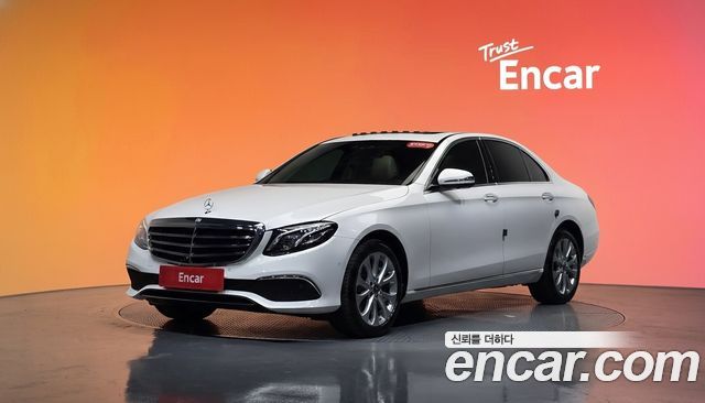 Mercedes-Benz E-Class E300 4MATIC Exclusive