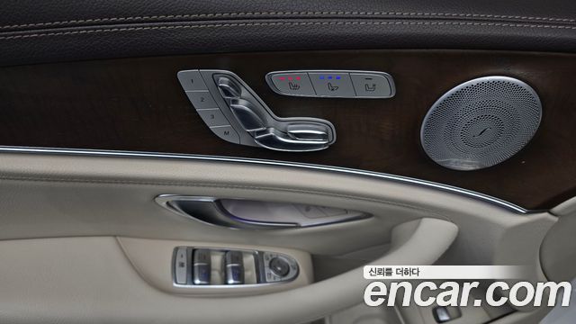 Mercedes-Benz E-Class E300 4MATIC Exclusive