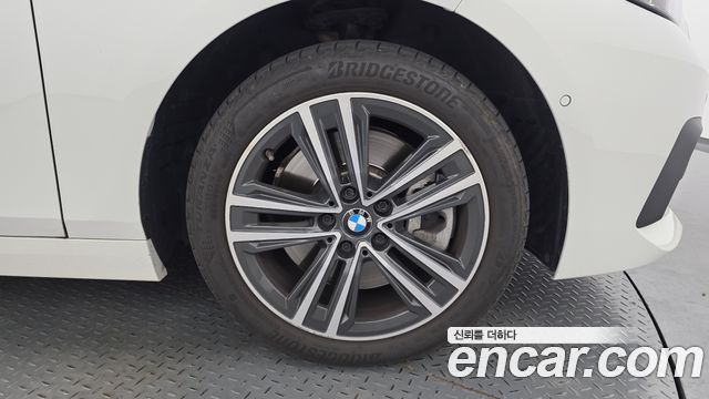 BMW 2-Series 220i Advantage