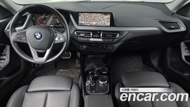 BMW 2-Series 220i Advantage