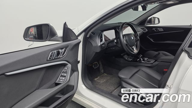 BMW 2-Series 220i Advantage