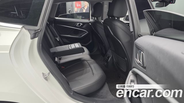 BMW 2-Series 220i Advantage
