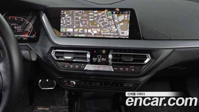 BMW 2-Series 220i Advantage