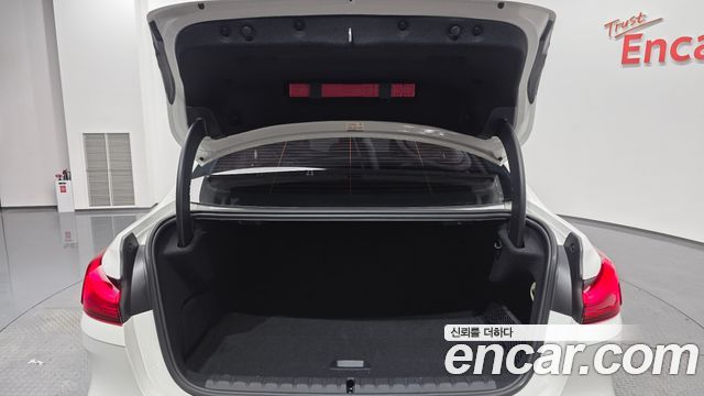 BMW 2-Series 220i Advantage