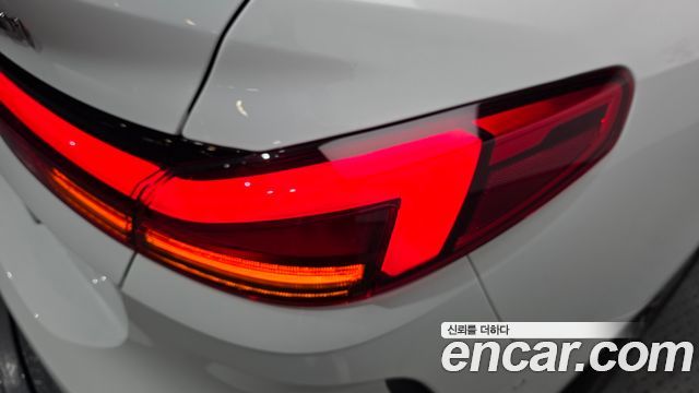 BMW 2-Series 220i Advantage