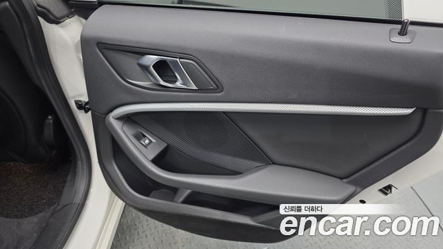 BMW 2-Series 220i Advantage