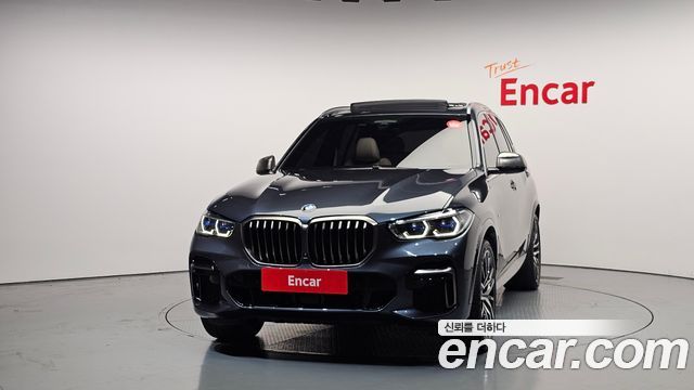 BMW X5 M50i