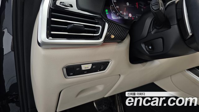 BMW X5 M50i