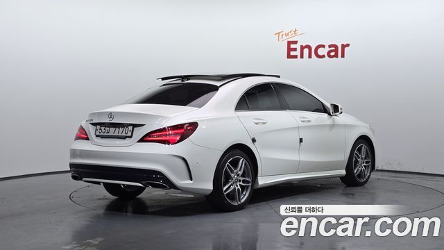 Mercedes-Benz CLA-Class CLA220 AMG Line