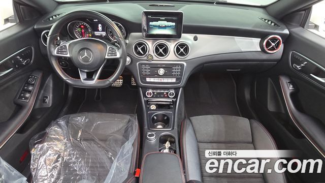 Mercedes-Benz CLA-Class CLA220 AMG Line