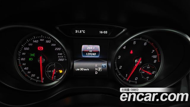 Mercedes-Benz CLA-Class CLA220 AMG Line