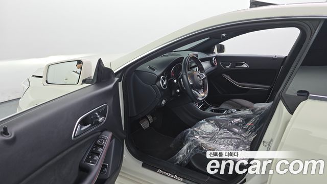 Mercedes-Benz CLA-Class CLA220 AMG Line