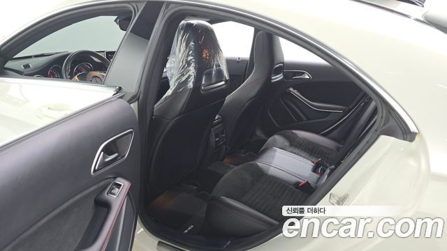 Mercedes-Benz CLA-Class CLA220 AMG Line