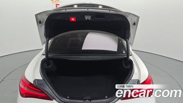 Mercedes-Benz CLA-Class CLA220 AMG Line