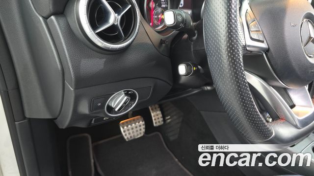 Mercedes-Benz CLA-Class CLA220 AMG Line