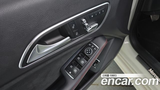 Mercedes-Benz CLA-Class CLA220 AMG Line