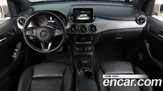 Mercedes-Benz B-Class B220