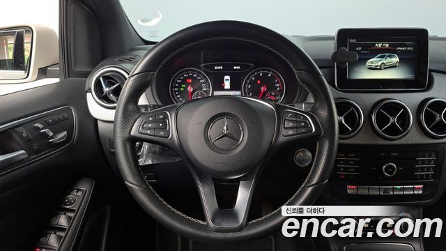 Mercedes-Benz B-Class B220