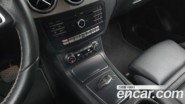 Mercedes-Benz B-Class B220