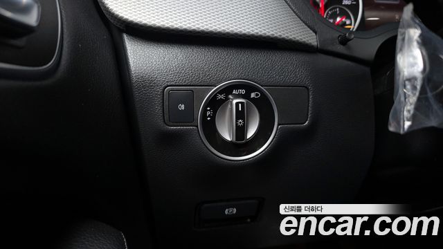 Mercedes-Benz B-Class B220