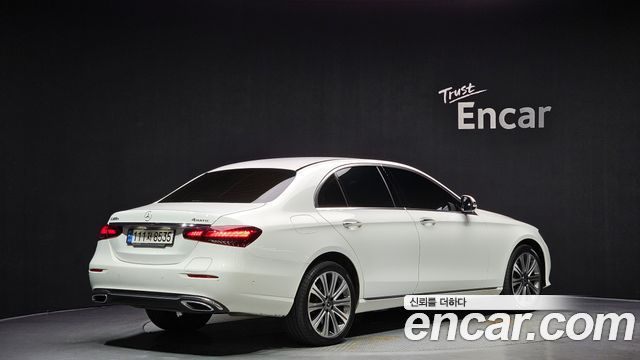 Mercedes-Benz E-Class E300e 4MATIC Exclusive