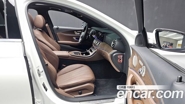 Mercedes-Benz E-Class E300e 4MATIC Exclusive