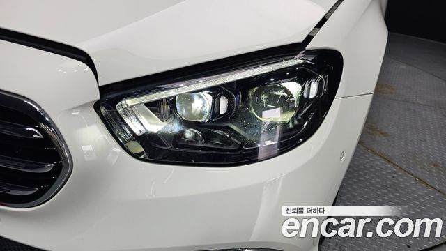 Mercedes-Benz E-Class E300e 4MATIC Exclusive