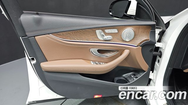 Mercedes-Benz E-Class E300e 4MATIC Exclusive