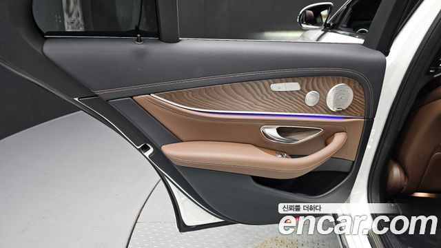 Mercedes-Benz E-Class E300e 4MATIC Exclusive