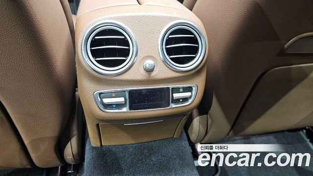 Mercedes-Benz E-Class E300e 4MATIC Exclusive
