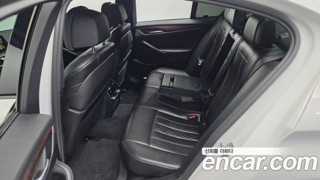 BMW 5-Series 530i M Sport Package Plus