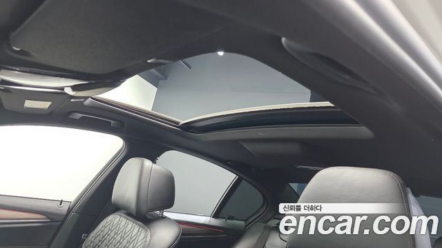 BMW 5-Series 530i M Sport Package Plus