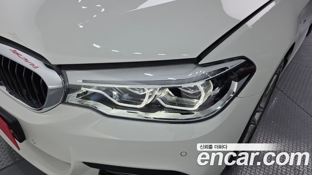 BMW 5-Series 530i M Sport Package Plus
