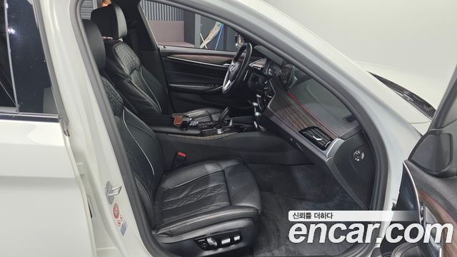 BMW 5-Series 530i M Sport Package Plus