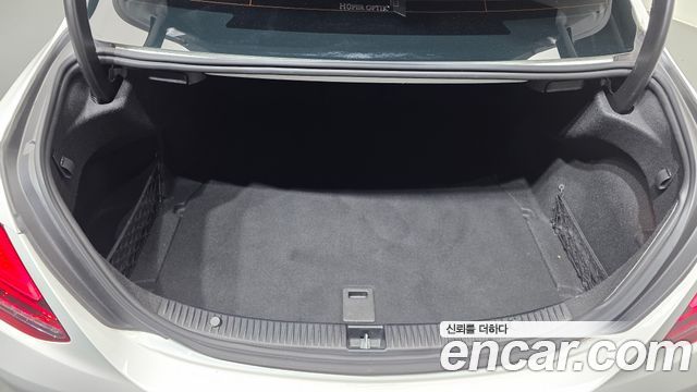 Mercedes-Benz C-Class C200 Avantgarde