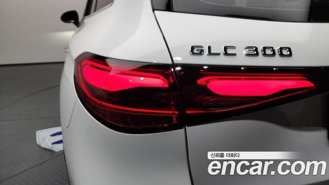 Mercedes-Benz GLC-Class GLC 300 4MATIC Avantgarde