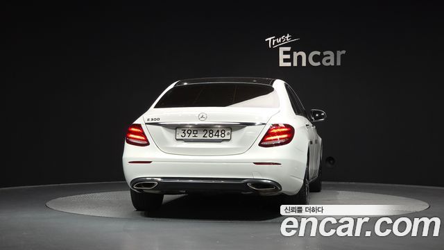 Mercedes-Benz E-Class E200 Avantgarde