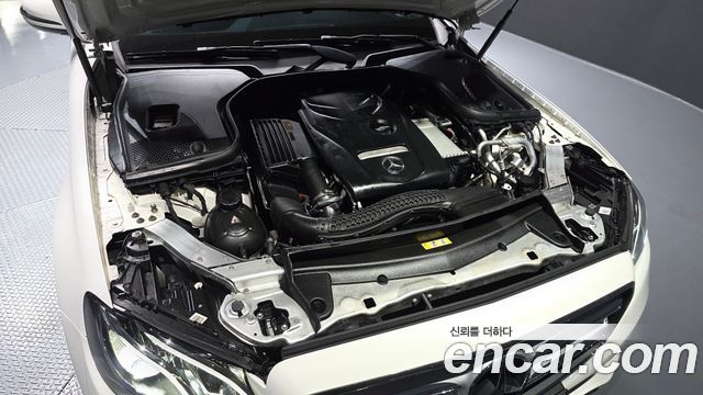 Mercedes-Benz E-Class E200 Avantgarde