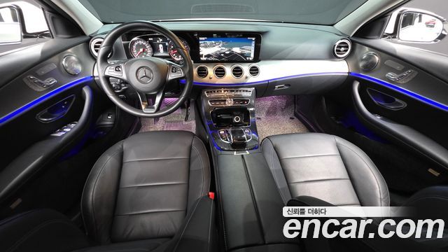 Mercedes-Benz E-Class E200 Avantgarde