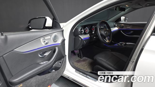 Mercedes-Benz E-Class E200 Avantgarde