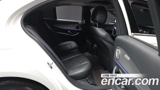 Mercedes-Benz E-Class E200 Avantgarde