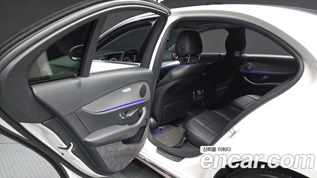 Mercedes-Benz E-Class E200 Avantgarde